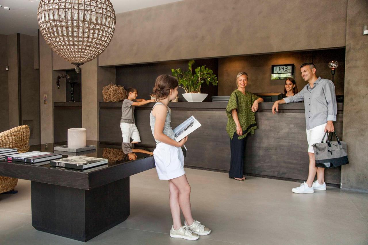 Hotel Ines Каттоліка Екстер'єр фото