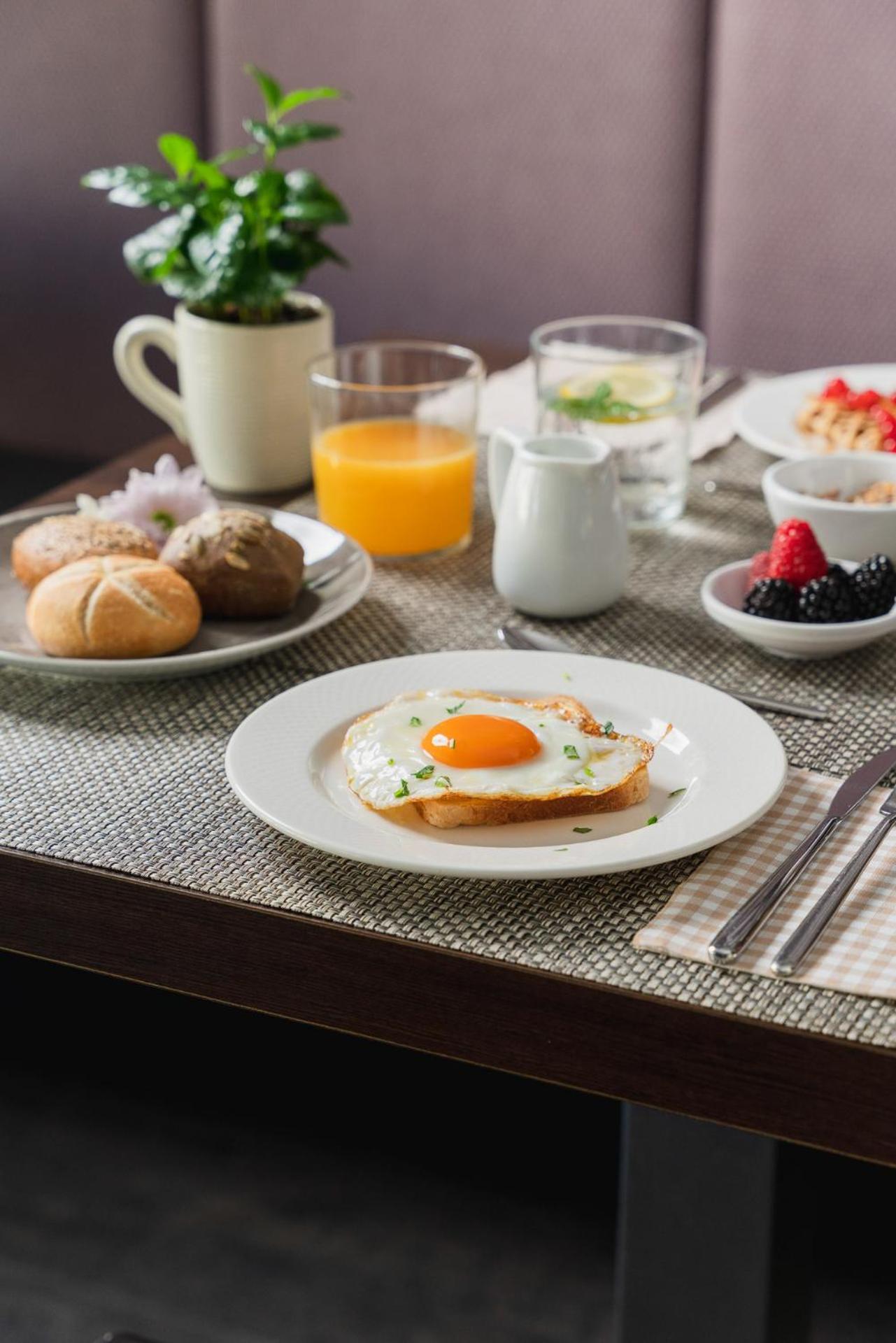 Hotel Ines Каттоліка Екстер'єр фото