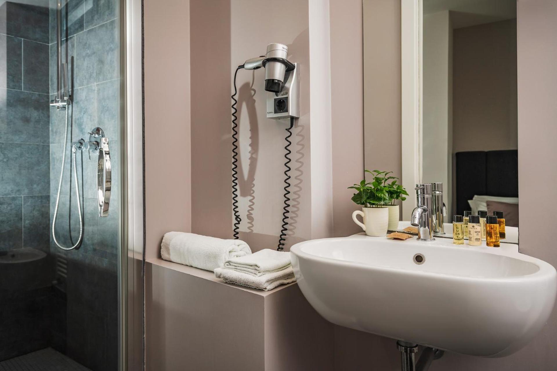 Hotel Ines Каттоліка Екстер'єр фото
