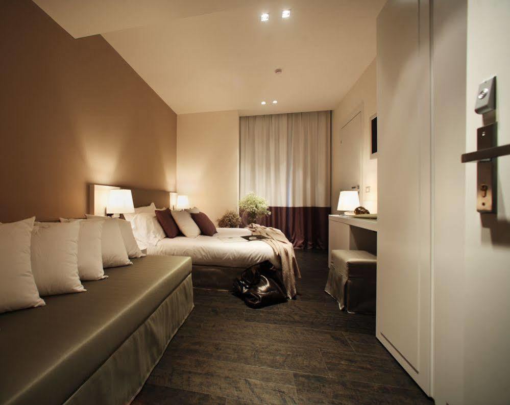 Hotel Ines Каттоліка Екстер'єр фото